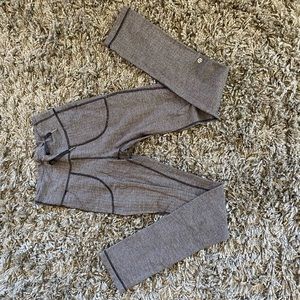 Herringbone lululemon leggings with pockets